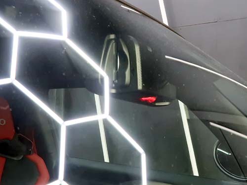 キーレスロックでルームミラーとルーフアンテナが連動点滅