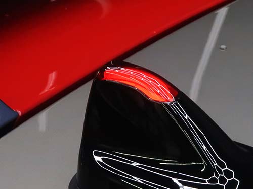 F56 JCW GP3のルーフアンテナをF54/F60用LED内蔵シャークアンテナに交換