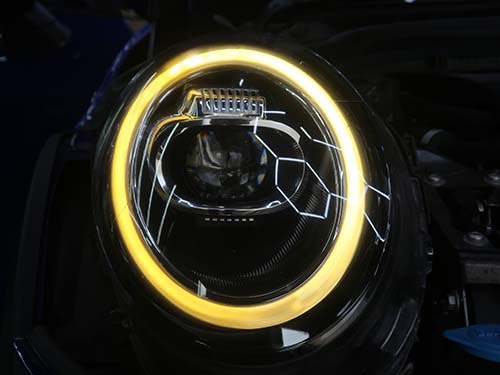 リングライトが茶色く発光する