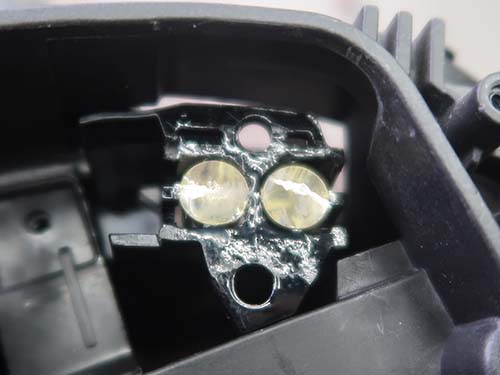 最終的には光沢のある透明な面に仕上げ