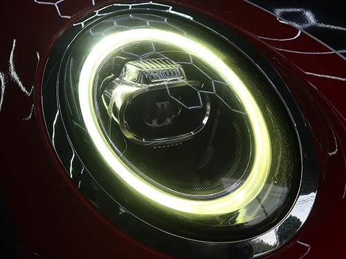 ヘッドライトASSY交換と比較して修理費用を大幅に抑えられる