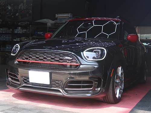 ミニ クロスオーバー（F60）LCI JCW