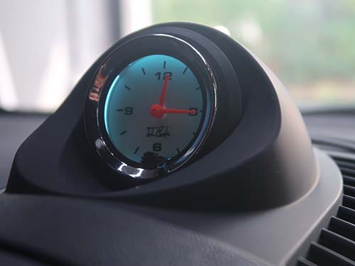 F60専用センターメーターホルダーを使用し、SMITHSジョンクーパーアナログクロック（ブルーバックライト）を取付