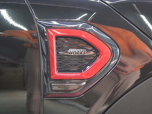 引き締まった精悍なスタイリング