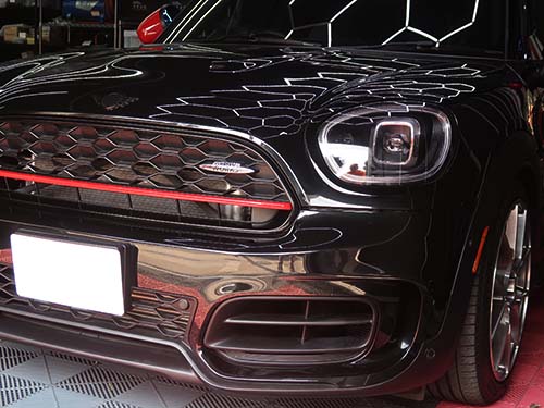 引き締まった精悍なスタイリング