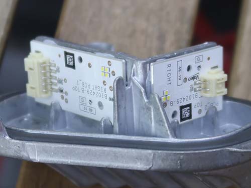 デイライト用LEDモジュールはBMW純正の新品に交換