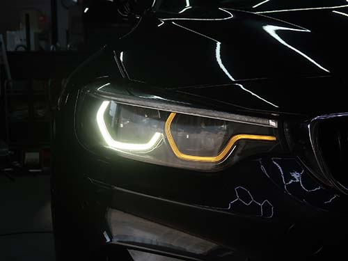 運転席側ヘッドライトの内側デイライトが茶色く変色