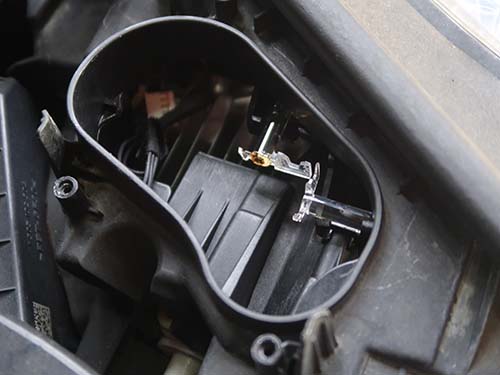 デイライトのアクリルが茶色く焼損