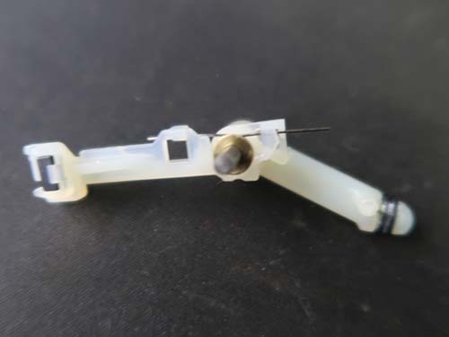 新品のバネに交換