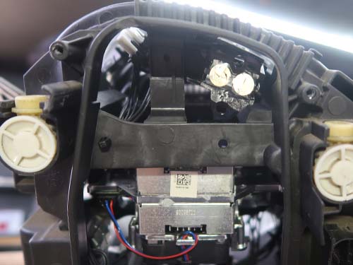 車両の発光不良を根本から解決