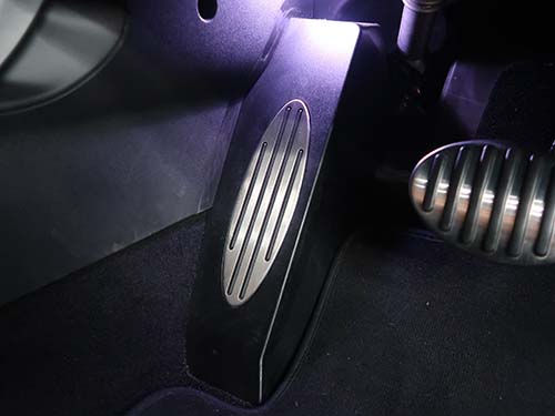 純正部品への交換作業として実施