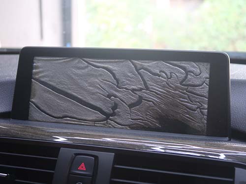 気泡が入ったディスプレイ