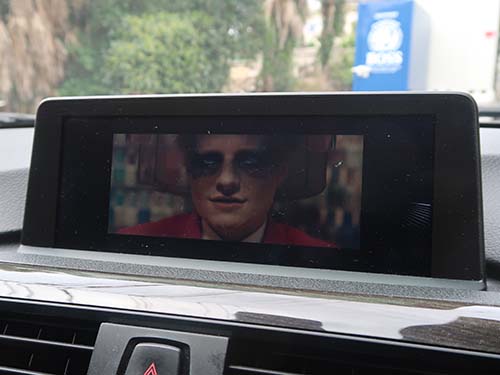 スピードロック解除により走行中のナビ操作が可能