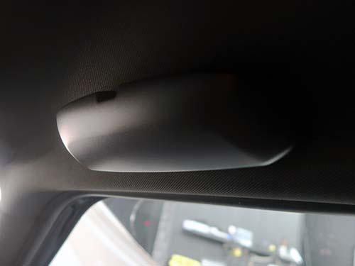 ルーフグラストレイはサングラスや小物を収納出来るケース