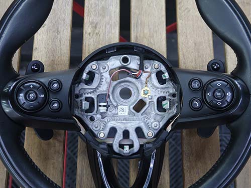 既存のステアリングを加工してパドルシフトを後付装着