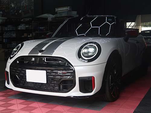 ミニ コンバーチブル（F67）JCW