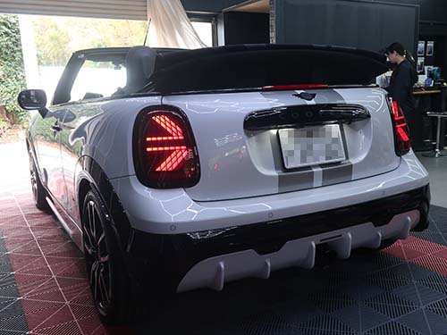 ミニ コンバーチブル（F67）JCW