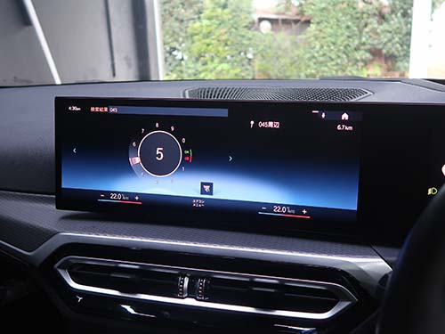 走行中のテレビ視聴・ナビ操作が可能