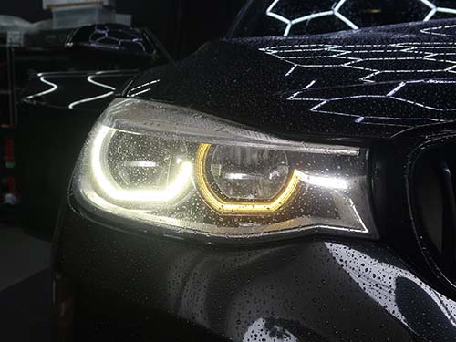 運転席側ヘッドライトの内側デイライトが茶色く暗く