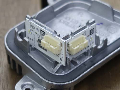 LEDモジュールはBMW純正新品に交換