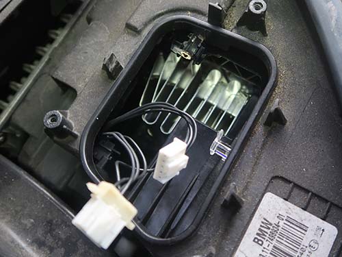 ヘッドライト取り外し不要でリペア作業