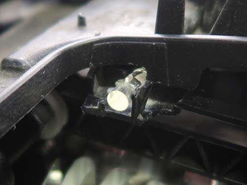 滑らかで光沢のある面に仕上げ