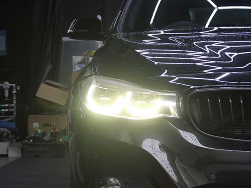 内側のデイライトは、明るく白く発光するように復活