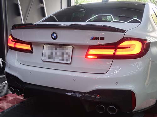 F90 LCIテールライトの後付装着