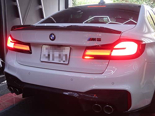 F90 LCIテールライトの後付装着