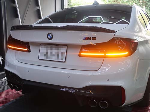 F90 LCIテールライトの後付装着