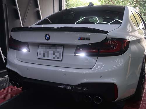 F90 LCIテールライトの後付装着