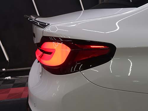 テールライトをLCI後期デザインに換装