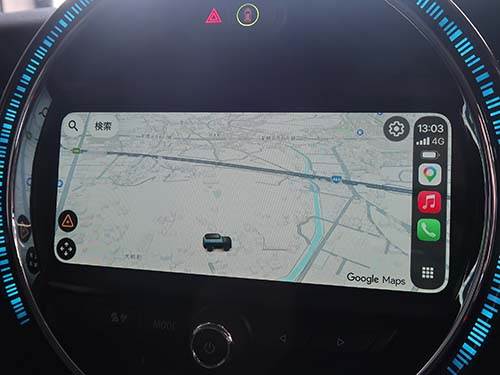 CarPlayが画面全体に広がって表示