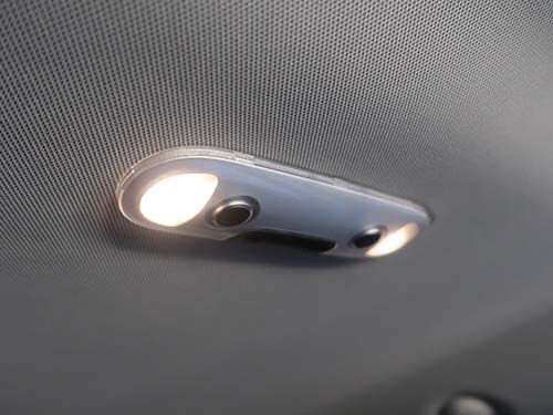 リアルームライトの取り付け