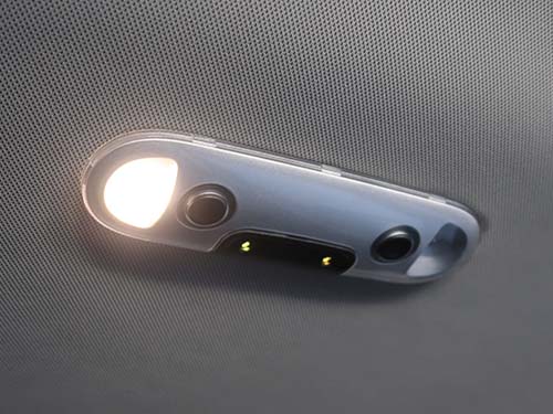 リアルームライトの取り付け