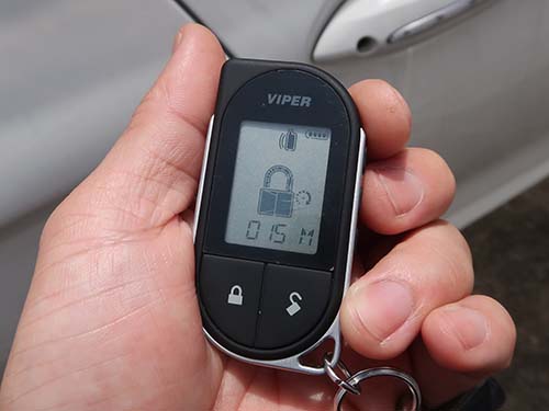 リモコン操作でのエンジンスタートが可能