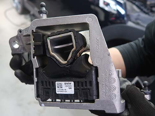 経年劣化によってゴムが硬化・ひび割れ