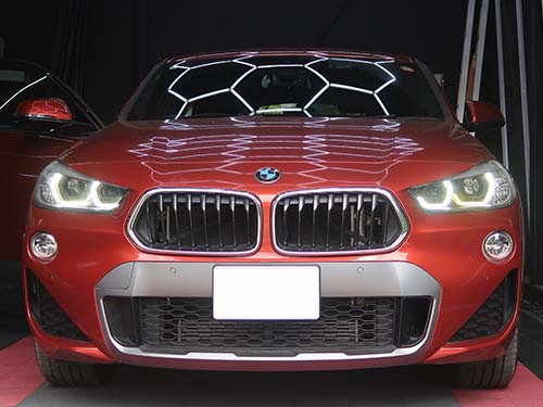 デイライトのアクリルリペア作業（助手席側）