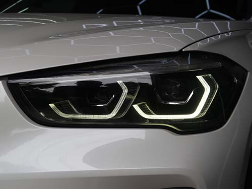 焼損が進行するほど切削量が増え、輝度の回復が難しく