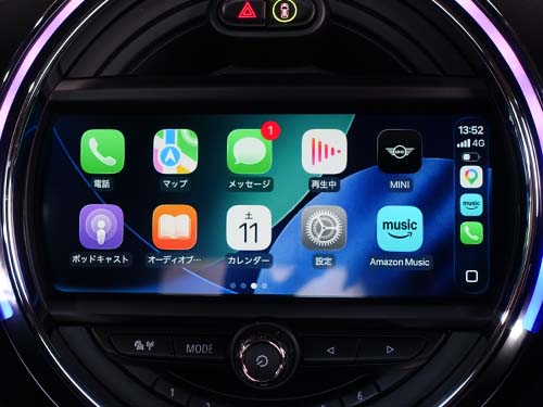 フルスクリーン表示のAppleCarPlay