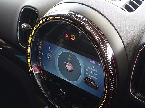 JCWモデルに対応したLCI2デザインのiDriveリングカバー