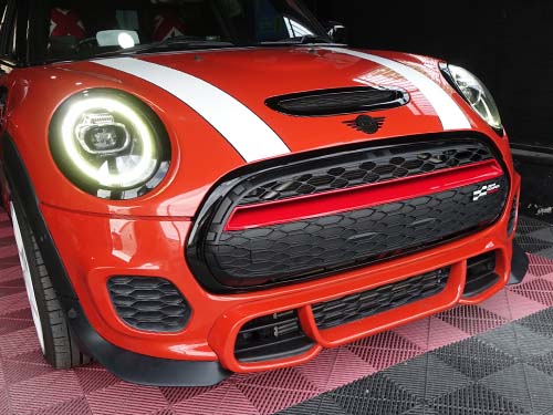 日本300台限定のJohn Cooper Works GP3の純正フロントグリルを装着