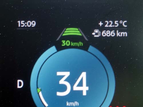フロントカメラで前方の車両を検知