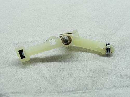 内部のバネ破損を実際に目視で確認