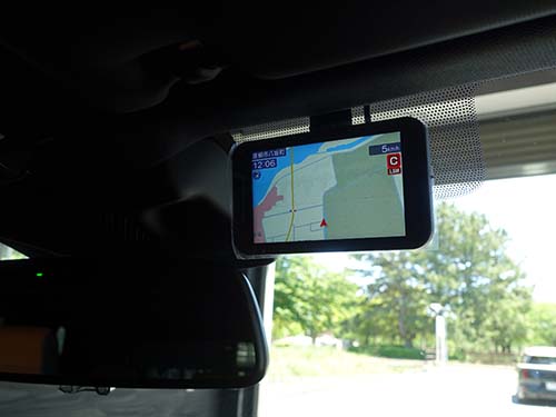 エンジン始動と同時にZK3200が立ち上がり、エンジン停止と同時にレーダー探知機もきれいに停止する