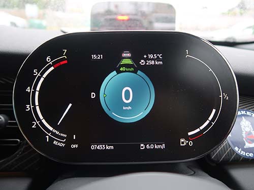 時速0kmの完全ストップまで追従するストップ&ゴー機能