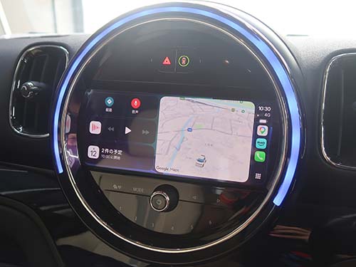 2022年の車両ではフルスクリーン表示が標準機能