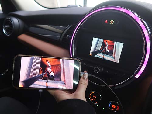 HDMI端子に接続してiPhoneをミラーリング