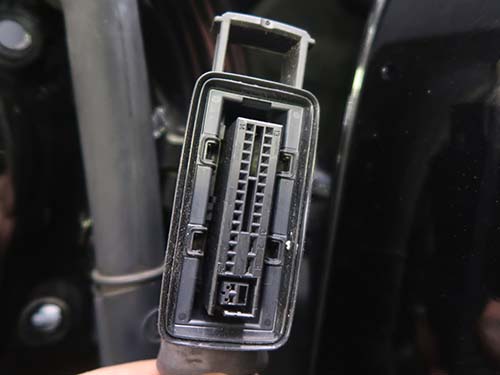 ヒンジへの負荷なくスプリットドアの脱着も問題なく行なえる「スマート装着」
