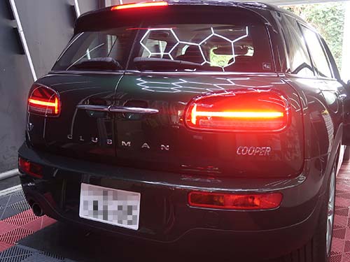ハロゲンヘッドライト車向けのLCIテール装着